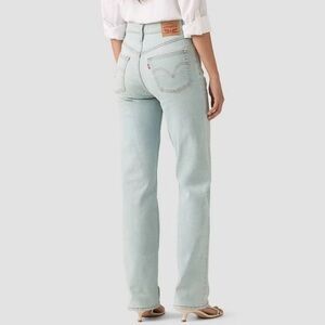 Levi's Women's Ribcage Soft Blue Straight Leg Jeans size 28